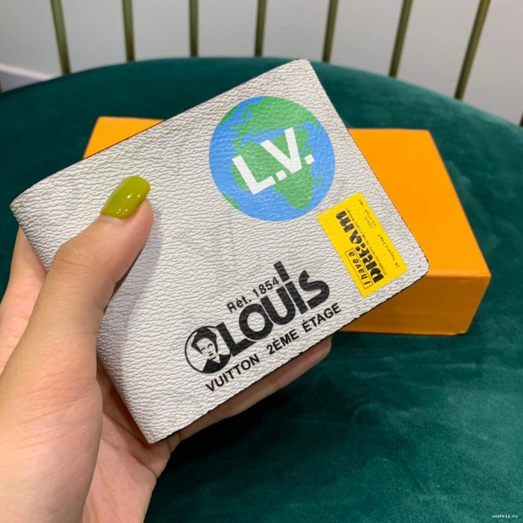 WIS MULTIPLE WALLET LOUIS VUITTON 1110